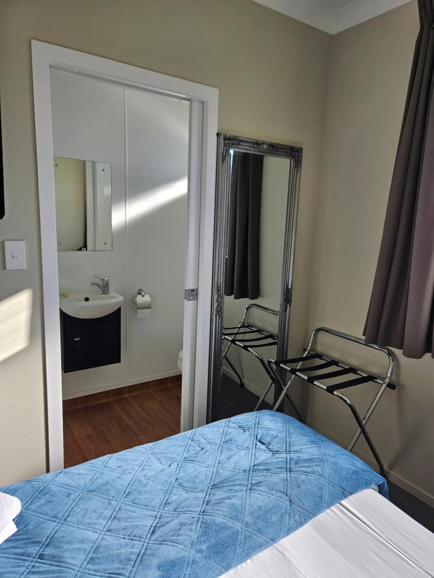 Fatowl Motel, Bar & Eatery Piopio Екстер'єр фото